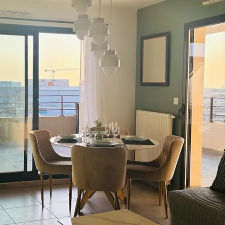 Superbe T2 Au Centre De Sete, Proche Plages *