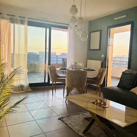 Superbe T2 Au Centre De Sete, Proche Plages *